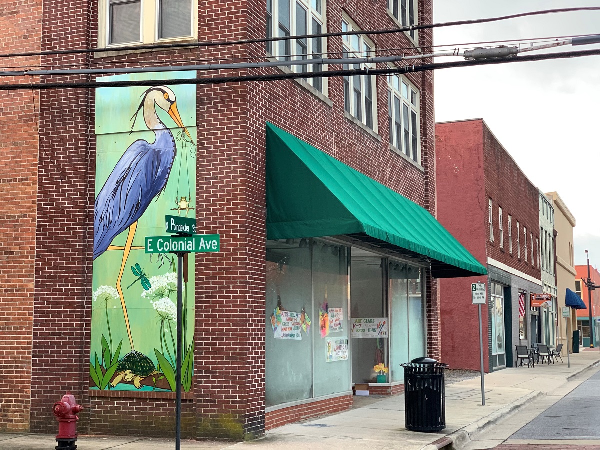 mural downtown of heron